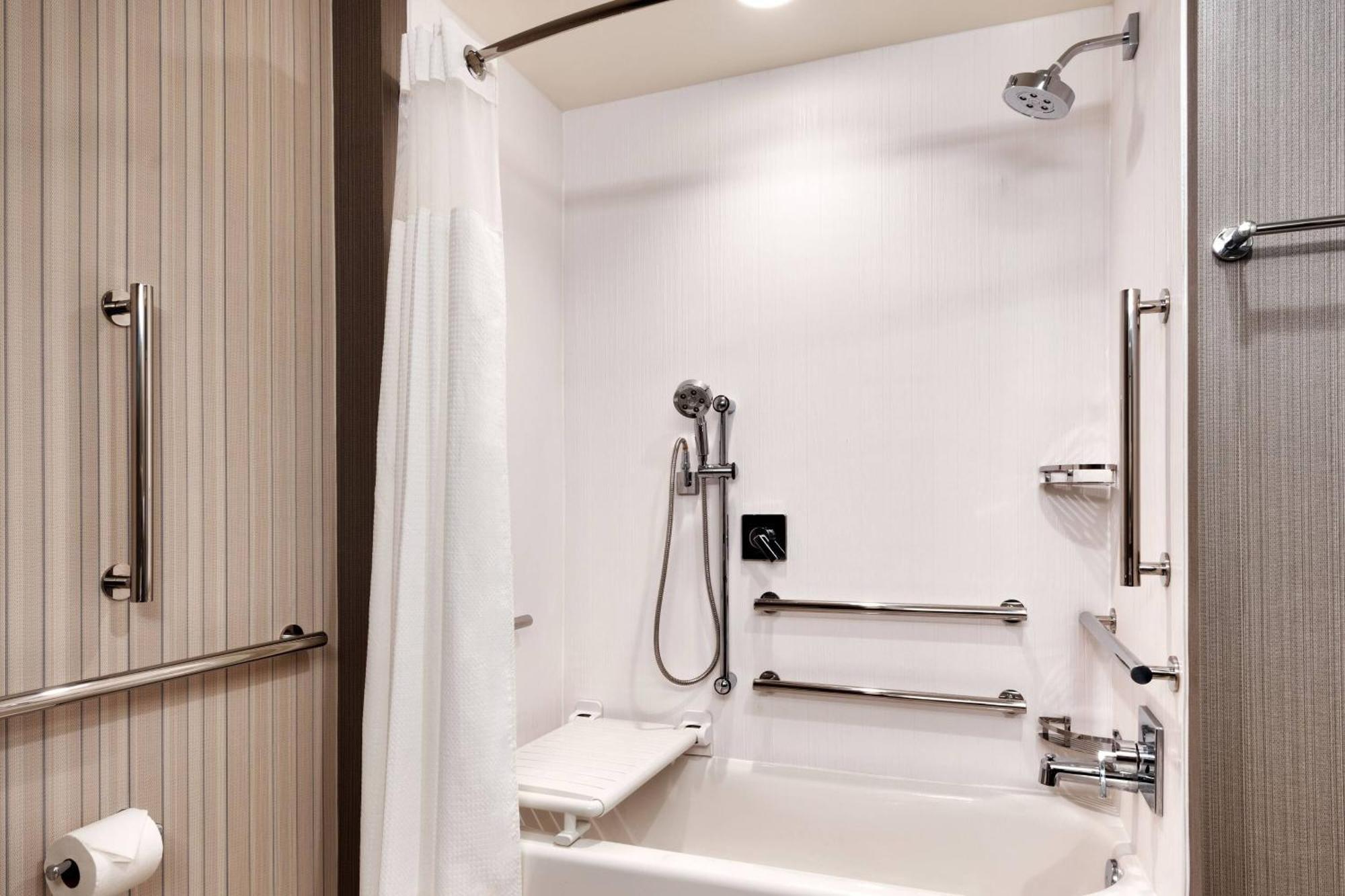 Hotel Courtyard By Marriott Atlanta Duluth Downtown Esterno foto